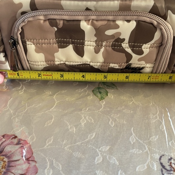 Camouflage Brown Lug trolley cosmetic bag - Picture 4 of 5